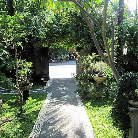 Galang Kangin Bungalows